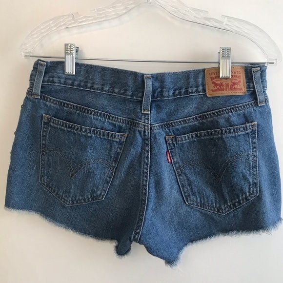 Levi’s Studded Denim Cut Off Shorts Size 29 - Picture 2 of 9